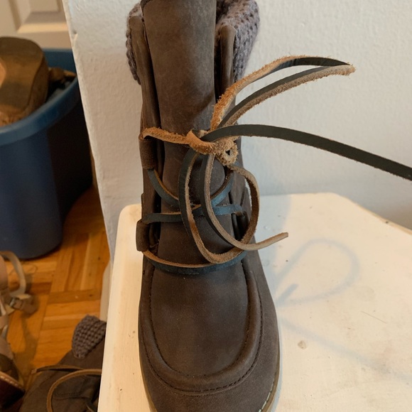 Brown booties - Picture 4 of 7